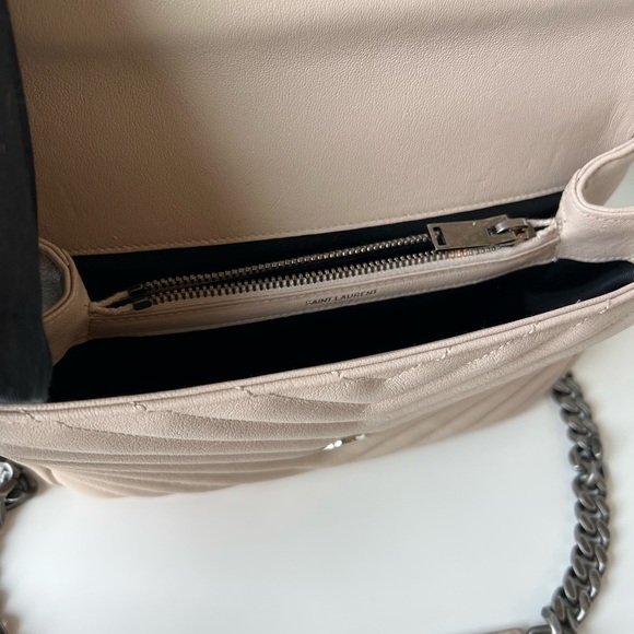 Saint Laurent medium College bag in nude quilted leather - Picture 5 of 9